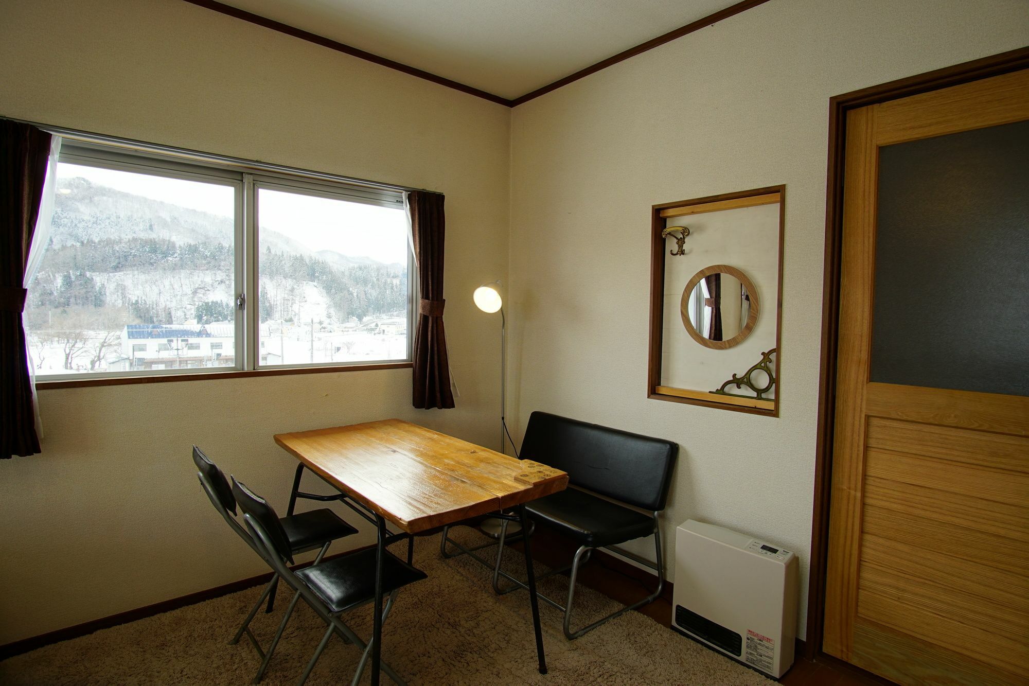 Hakuba Station Guesthouse En Экстерьер фото